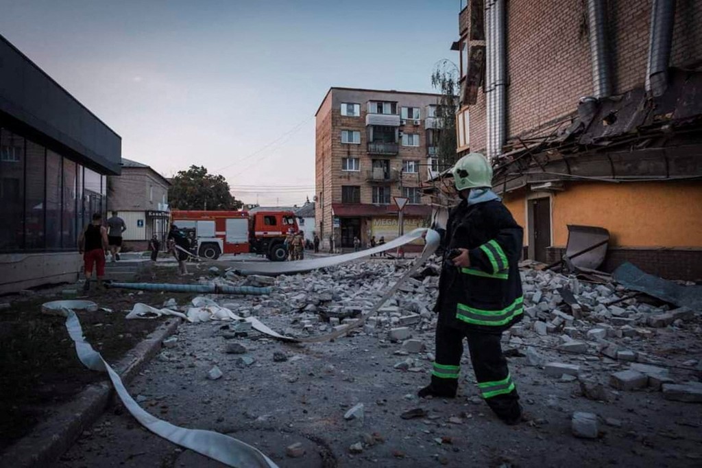 Dy të vrarë nga bombardimet ruse në Pokrovsk të Ukrainës