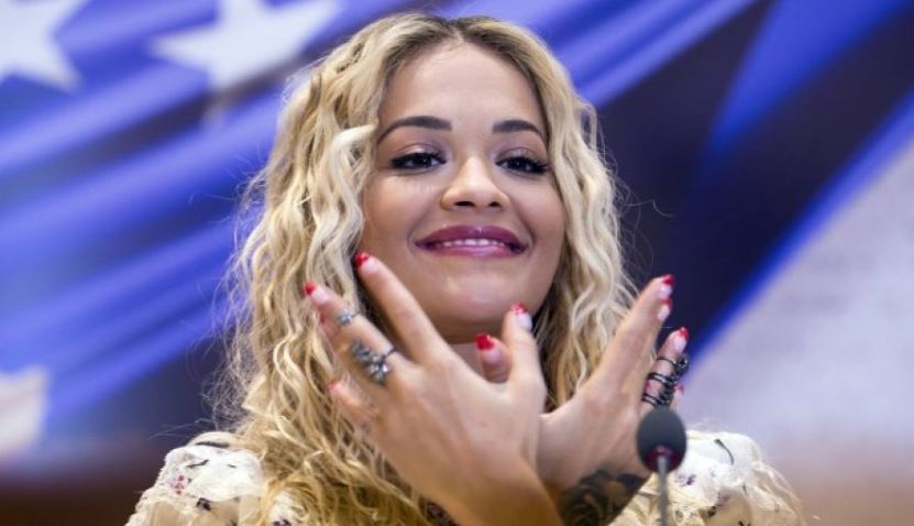 Rita Ora: Flamuri mu dha nga një fans, më pas e kuptova se ishte serb, jam shqiptare krenare