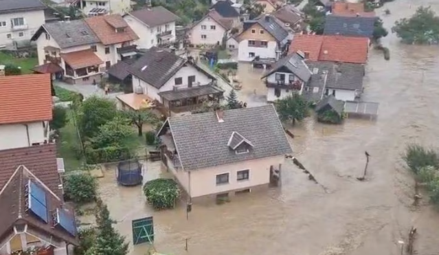 Përmbytjet godasin Slloveninë, ka edhe viktima