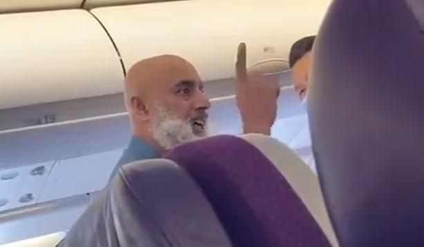 “A jeni robër të Allahut”, pasagjeri ngrit panik në avion – anulohet fluturimi në Sydney