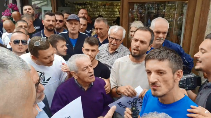 Pamje të reja nga sulmi ndaj gazetarit Krasniqi dhe kameramanit të Nacionales, në Prizren (Video)