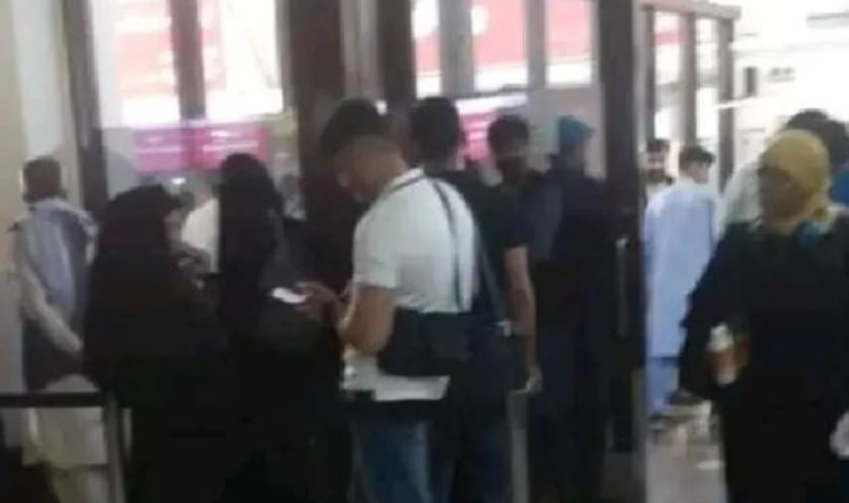 Talibanët ndalojnë studentet të largohen nga vendi i tyre për të studiuar në Dubai