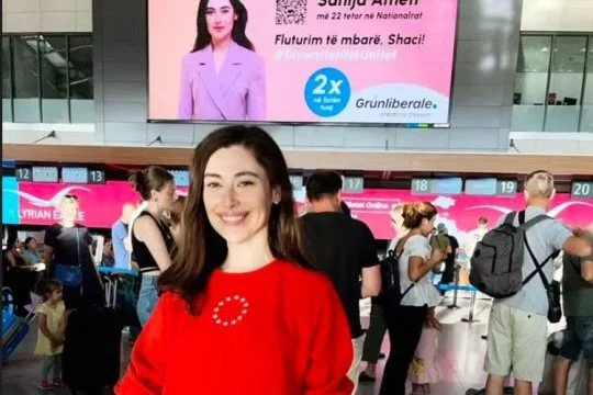 Sanija Ameti, kandidate për deputete të Zvicrës, bën fushatë me “shacat”, në Prishtinë