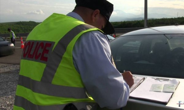 Kishte ndalesë për të vozitur deri në vitin 2037, Policia kap prizrenasin duke drejtuar automjetin