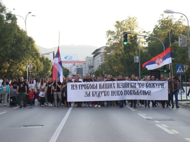 Republika Srpska i nderon me marsh e qirinj terroristët e vrarë