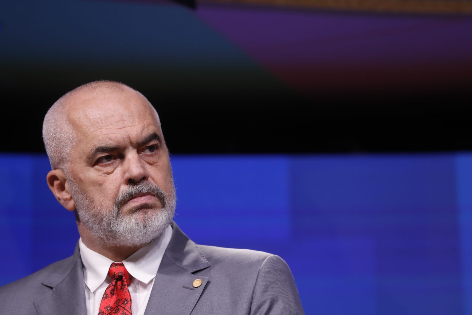 Edi Rama kërkon që KFOR-i të marrë nën kontroll veriun e Kosovës