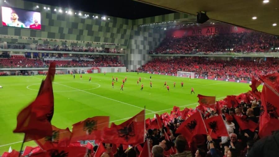 Rikthehet entuziazmi i madh, për tre orë shiten të gjitha biletat për ndeshjen Shqipëri – Çeki