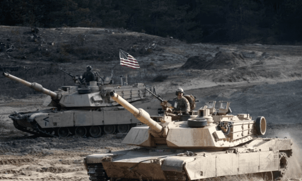 Tanket e para amerikane Abrams arrijnë në Ukrainë