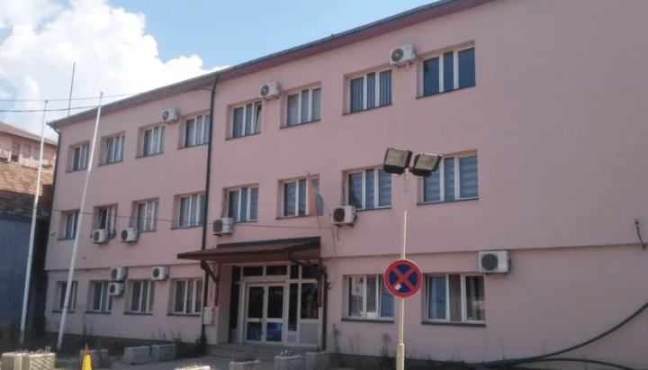 Sot përfundon afati për institucionet paralele serbe që ta lirojnë objektin në veri