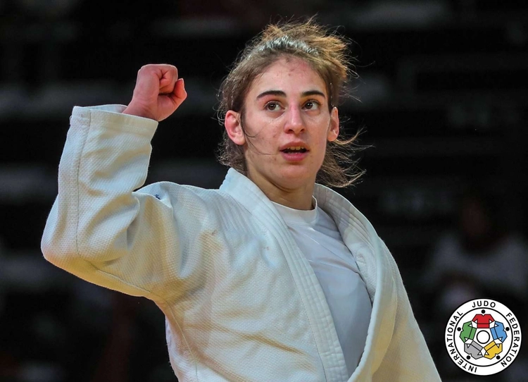 Nora shkëlqen në gjysmëfinale, siguron medalje