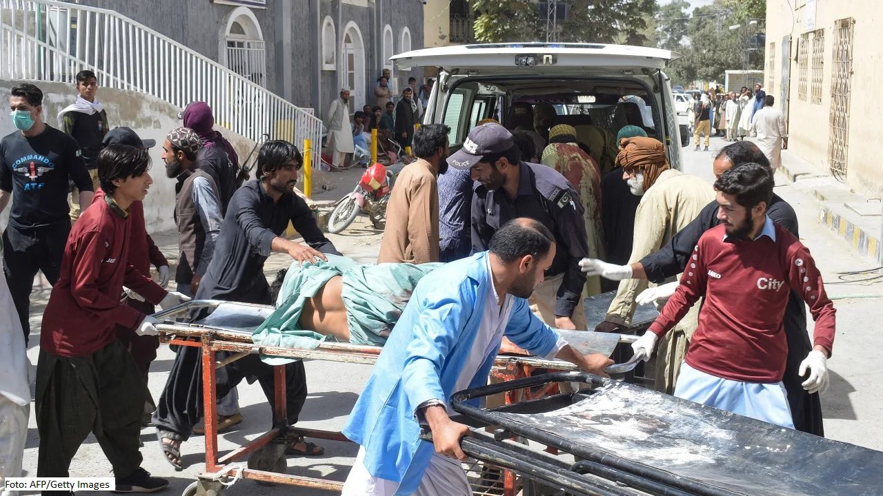 Së paku 52 të vdekur nga shpërthimi vdekjeprurës në një kortezh fetar në Pakistan