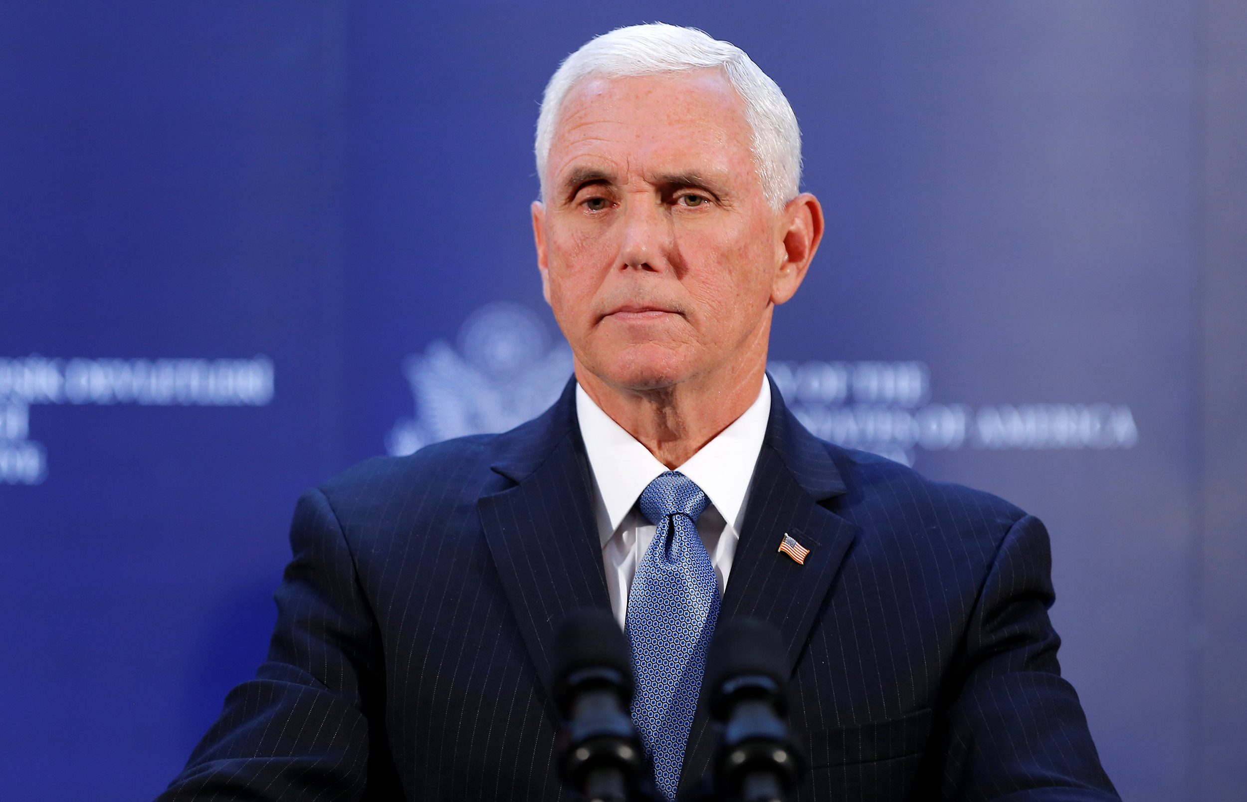 Mike Pence tërhiqet nga gara për president të SHBA-së