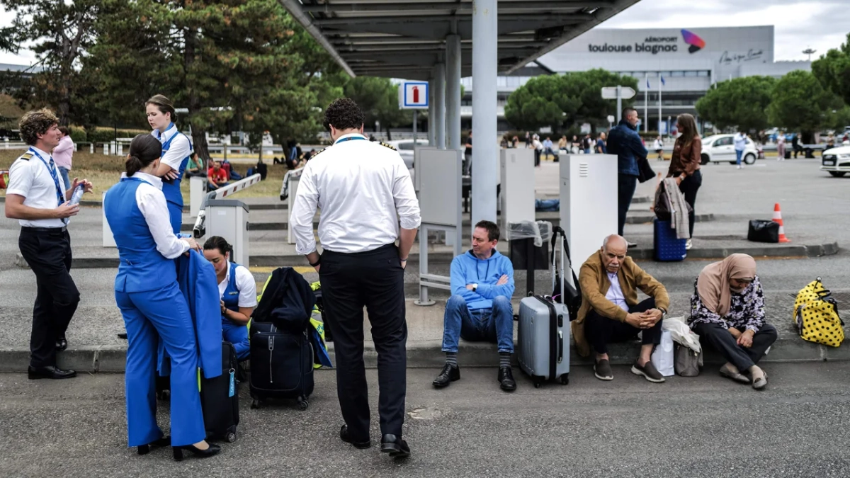 Evakuohen tetë aeroporte në Francë pas kërcënimeve për sulme