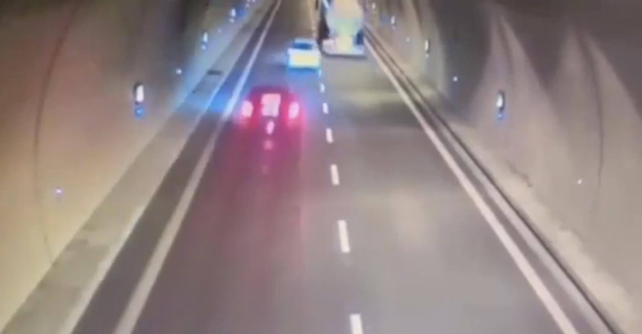 Publikohet momenti i frikshëm i aksidentit në tunel ku humbën jetën dy kosovarë