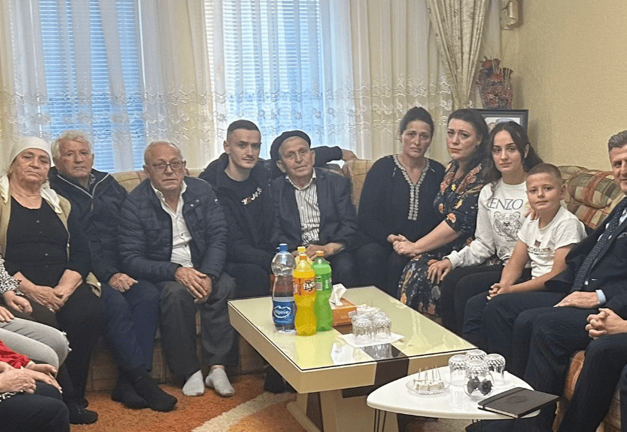 Kearns: Radoiçiq ende i lirë në Serbi, familja e Afrim Bunjakut meritojnë drejtësi
