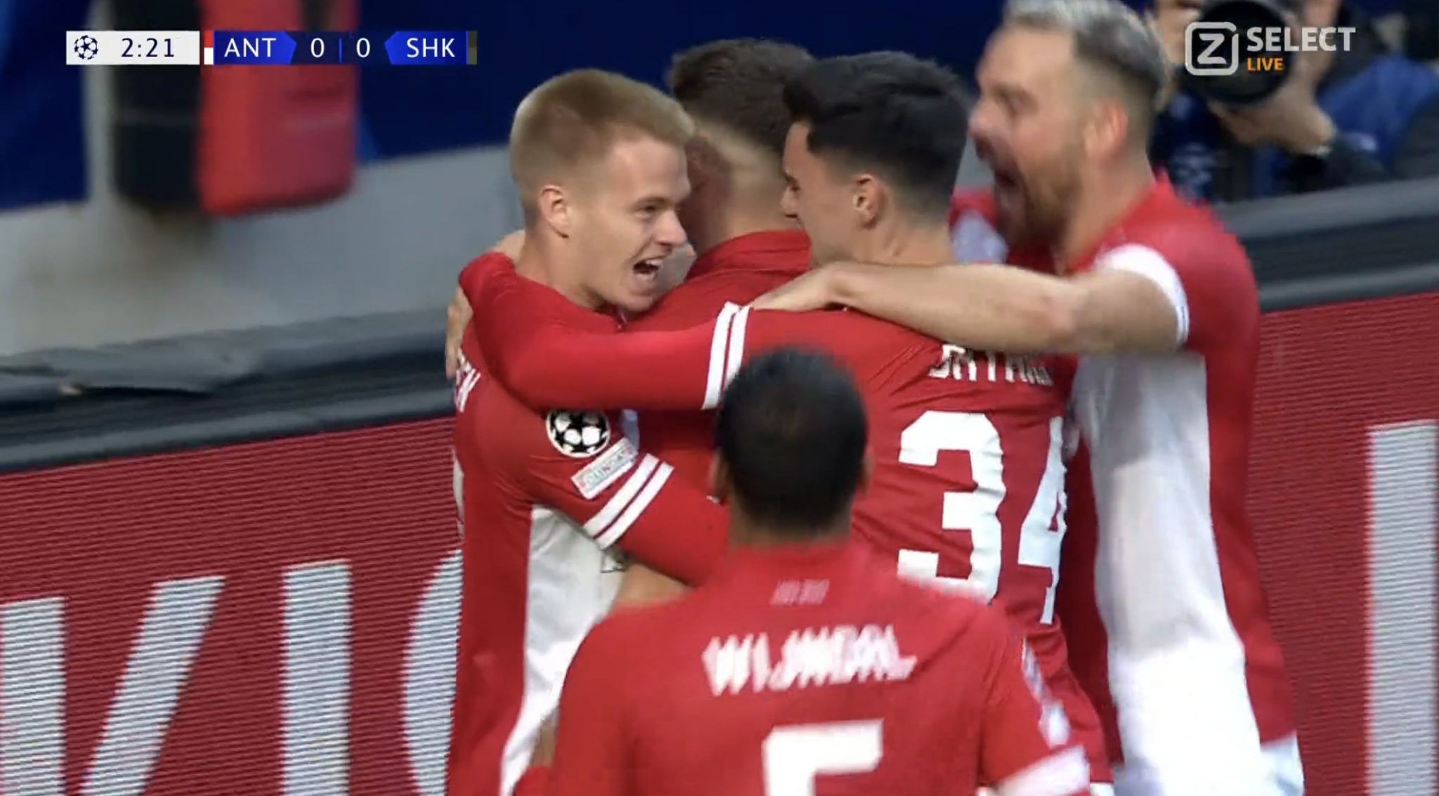 GOOOOL/ Arbnor Muja shënon gol në Ligën e Kampionëve