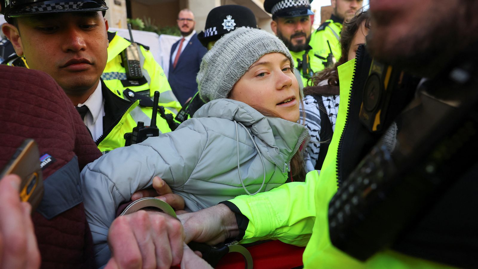 Arrestohet Greta Thunberg në protestën që prishi samitin e naftës