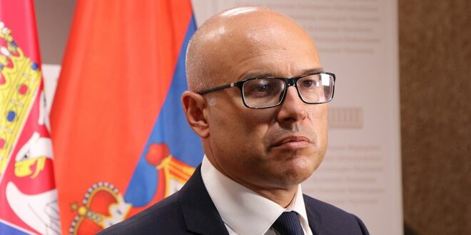 Ministri serb i Mbrojtjes për trupat në kufi me Kosovën: Kemi një çangazhim, jo një tërheqje