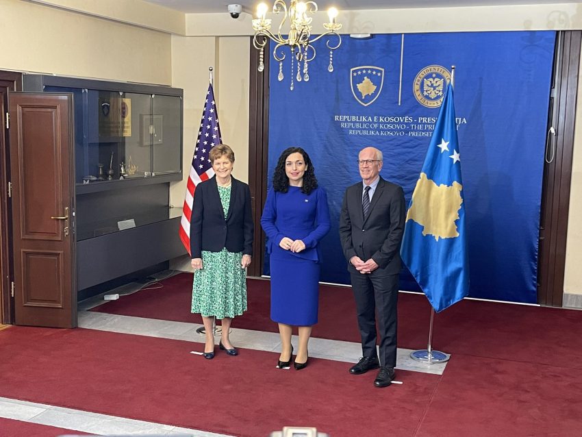Osmani pas takimit me senatorët amerikanë: Të rriten garancat e sigurisë për Kosovën