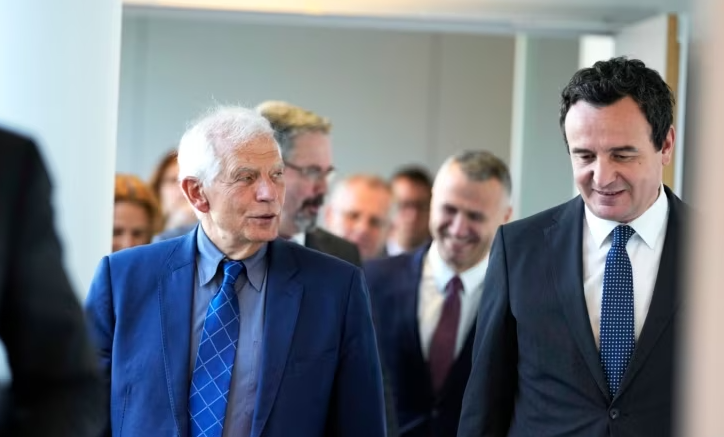 Kurti dhe Vuçiq përfundojnë takimet – nuk japin deklarata para gazetarëve