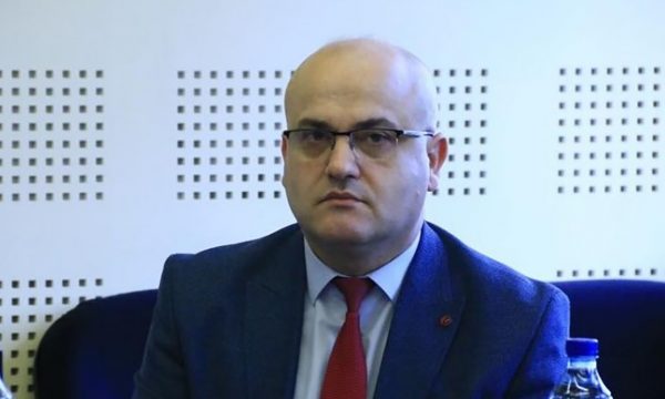 Avdyli godet PDK’në: Nuk i votojnë marrëveshjet ndërkombëtare, s’ishin kaq të vendosur për Specialen dhe Asociacionin