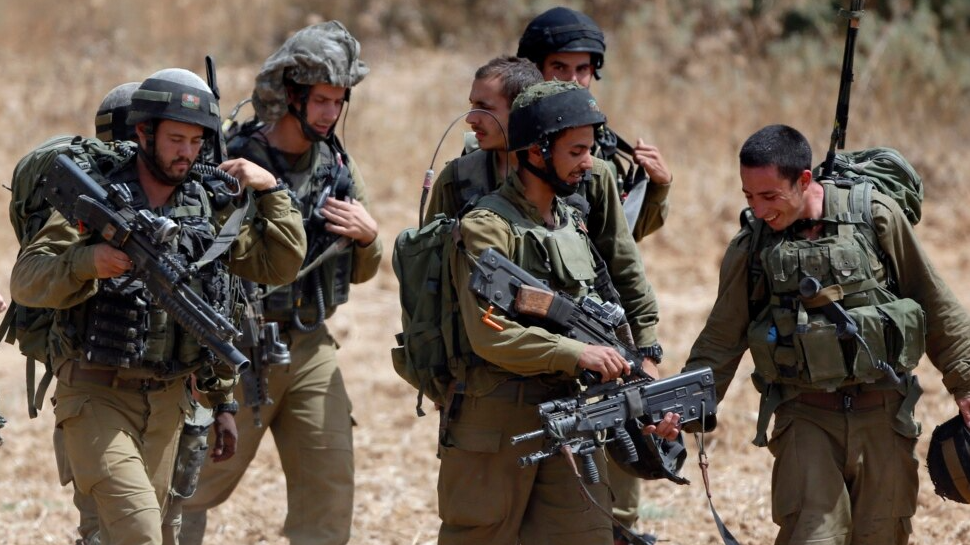 Izraeli grumbullon trupa këmbësorie në kufi me Gazën