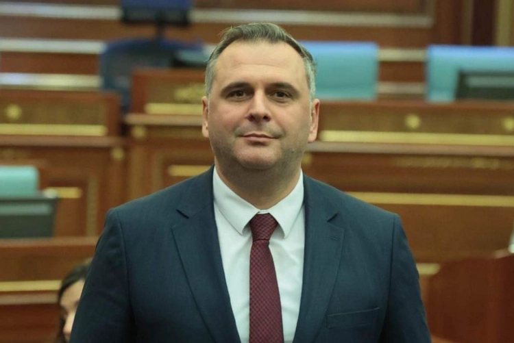 Deputeti i VV-së shpërthen ndaj Edi Ramës: Është në vijë me Vuçiqin