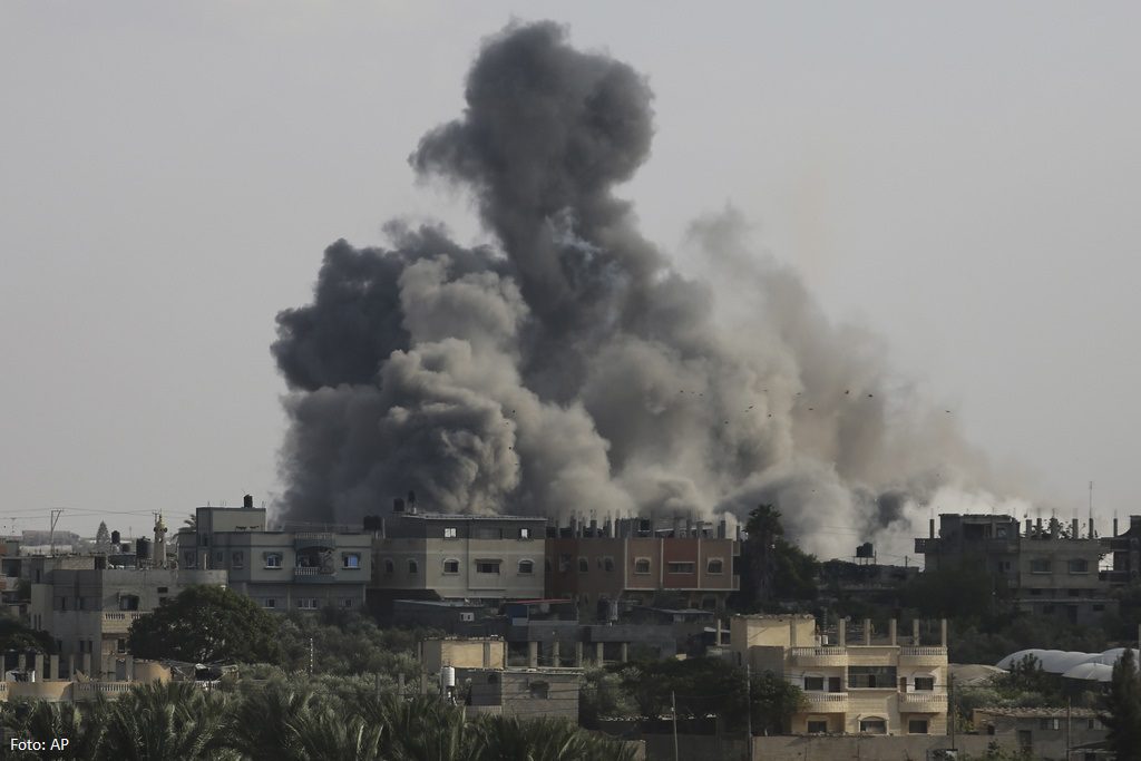 Hamasi u kërkon palestinezëve të injorojnë urdhrat e evakuimit të Izraelit