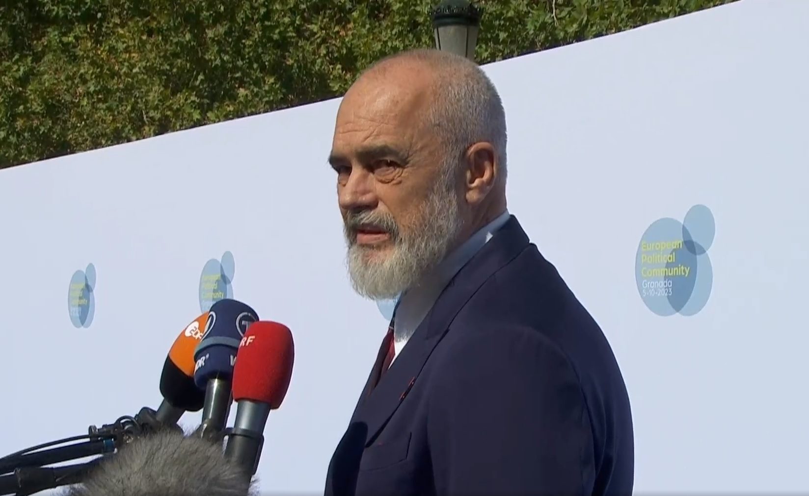 “Lufta është fjalë e madhe”, Edi Rama nga Spanja thirrje evropianëve që të marrin masa ndaj Serbisë