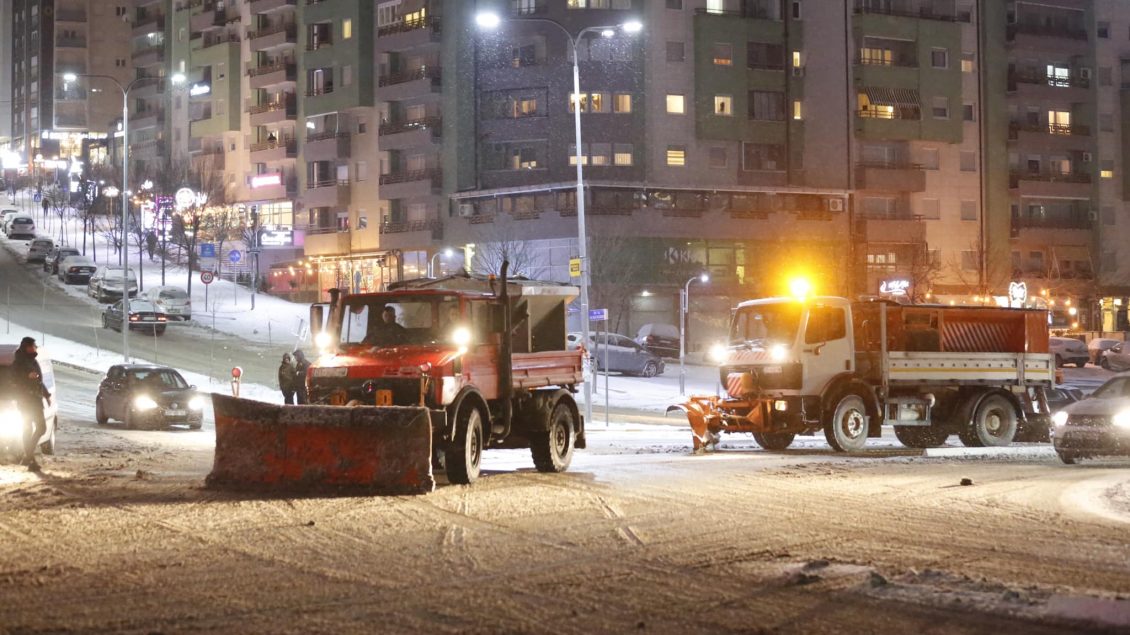 Komuna e Prishtinës me tender mbi 2,4 milionë euro për mirëmbajtje dimërore të rrugëve