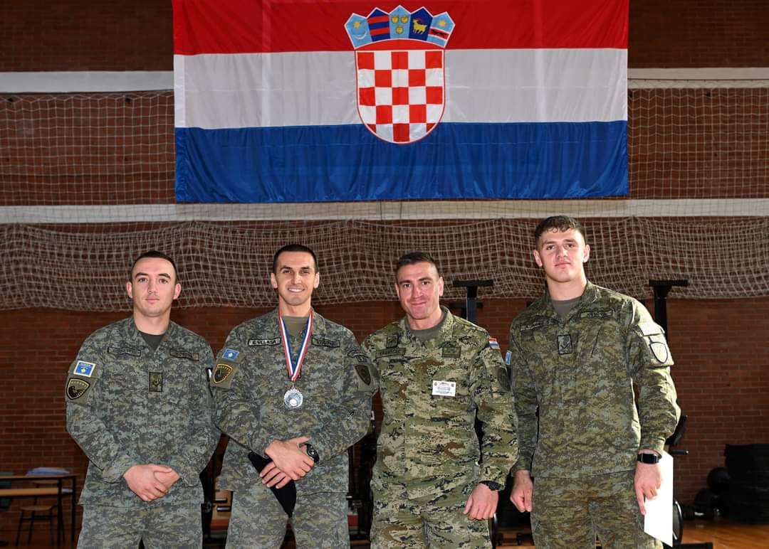 Oficeri i FSK-së shpërblehet me medaljen e argjendtë në një garë në Kroaci