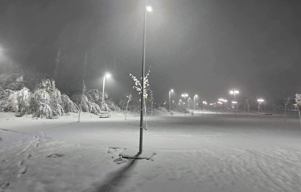 Në një fshat në Kosovë bora arrin deri në 22 centimetra