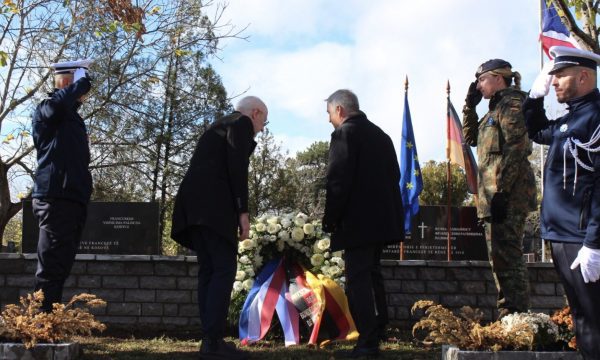 “Pajtimi gjithmonë i mundshëm”, ambasadori gjerman e francez me mesazh në Prishtinë për Ditën e Veteranëve