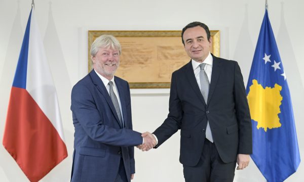 Kurti pret ambasadorin çek, vlerëson punën pozitive ndaj Kosovës gjatë udhëheqjes së Presidencës së BE-së