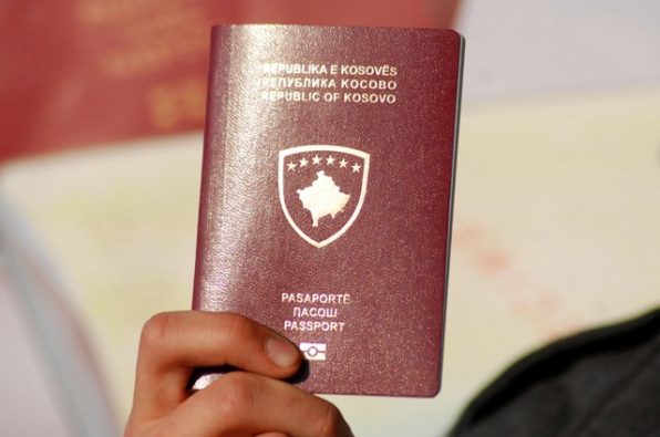 Mbi 500 qytetarë serbë të veriut pajisen me pasaportë të Kosovës