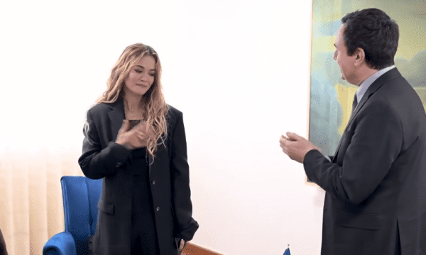 Albin Kurti publikon pamje të reja nga takimi me Rita Orën (VIDEO)