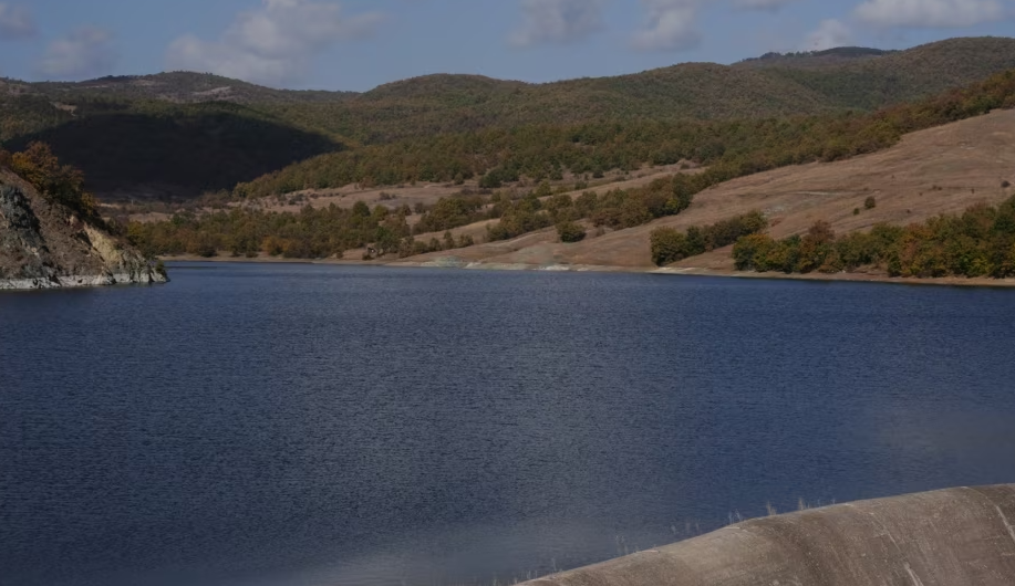 Nis të bie niveli i manganit në Badoc, IKSHPK rekomandon të mos përdoret ende uji për pije