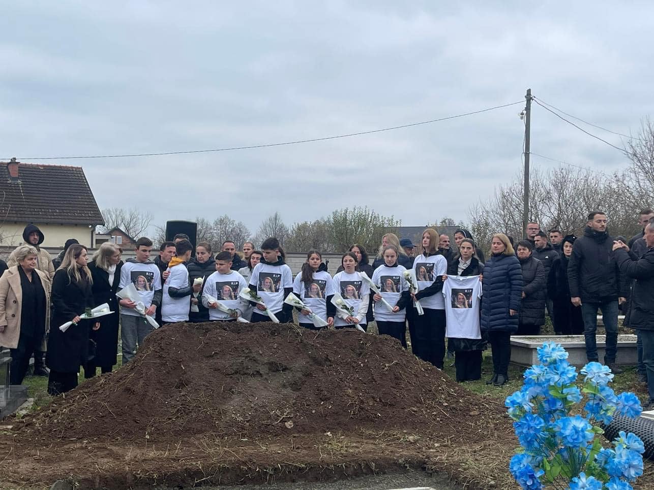 Rivarroset trupi i Liridona Ademajt në fshatin e saj të lindjes