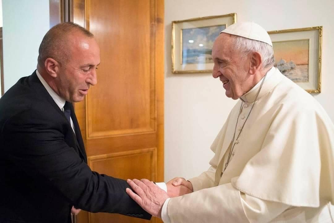 Haradinaj uron Papa Françeskun për Krishtlindje: Shpresoj për njohjen sa më parë të Kosovës nga Selia e Shenjtë