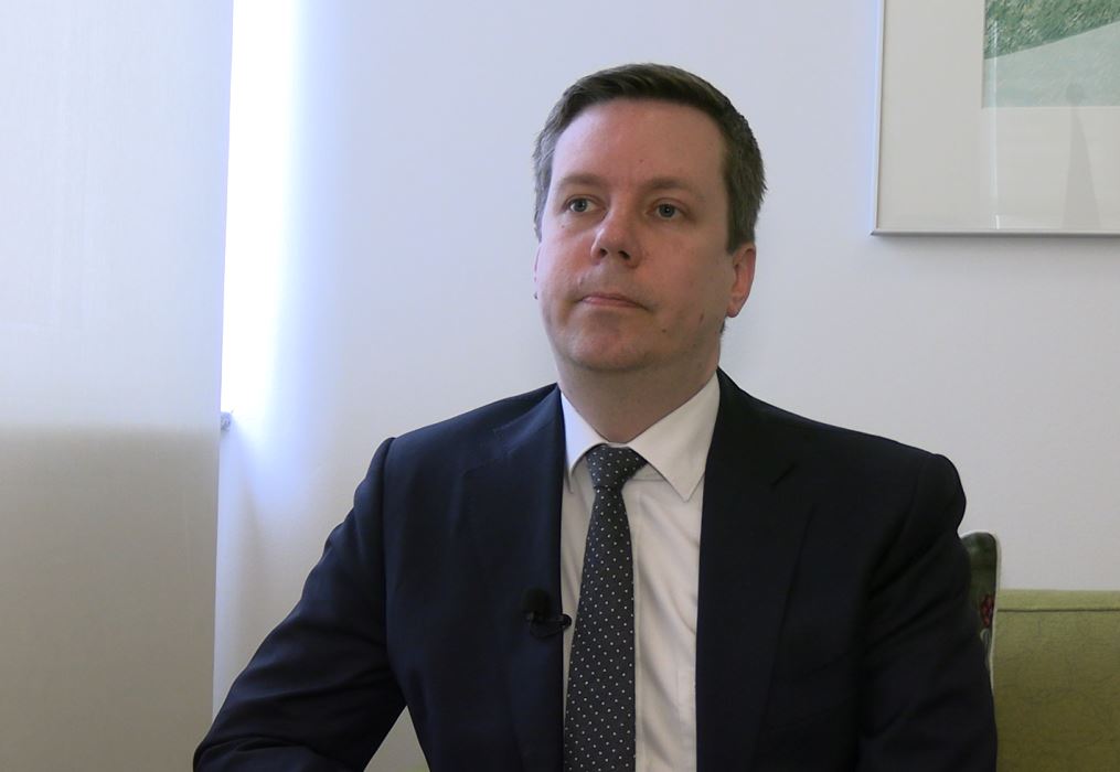 Ambasadori finlandez: Kosova dhe Serbia të shfrytëzojnë momentumin për normalizim