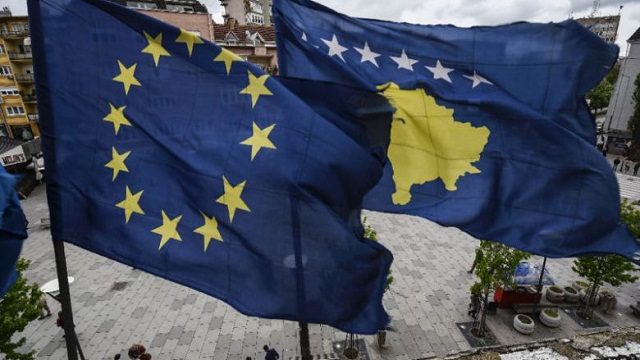 Qe tetë muaj Kosova nën masa ndëshkuese të BE-së, s’ka lëvizje për heqjen e tyre