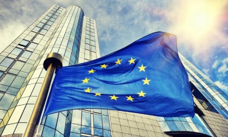 BE-ja zhbllokon ndihmën prej 50 miliardë eurosh për Ukrainën