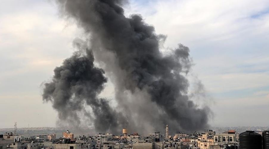 “35 palestinezë u vranë gjatë natës nga sulmet izraelite në qendër të Gazës”