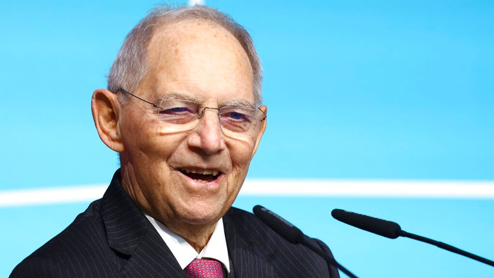 Vdes në moshën 81-vjeçare ish-ministri që ndihmoi në negocimin e ribashkimit të Gjermanisë