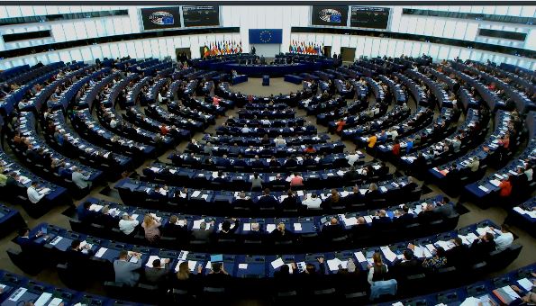 Deputetët e PE-së shprehin keqardhje për qasjen e Orban ndaj Kosovës dhe Ukrainës