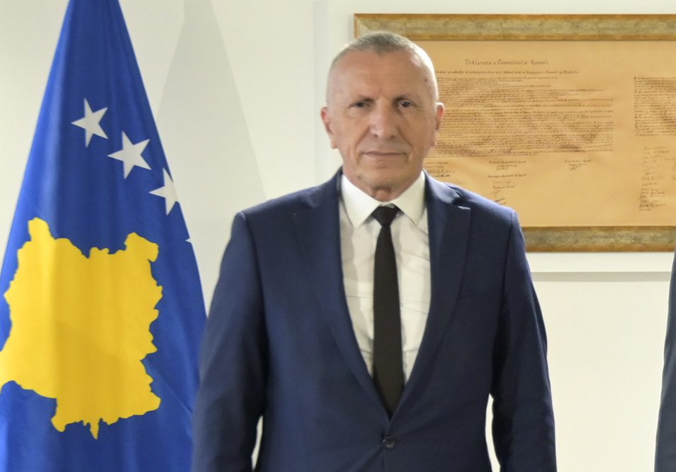 Kamberi në RTS: Nëse Kosova është Serbi, a mundet Vuçiqi të shkojë atje pa lejen e tyre?