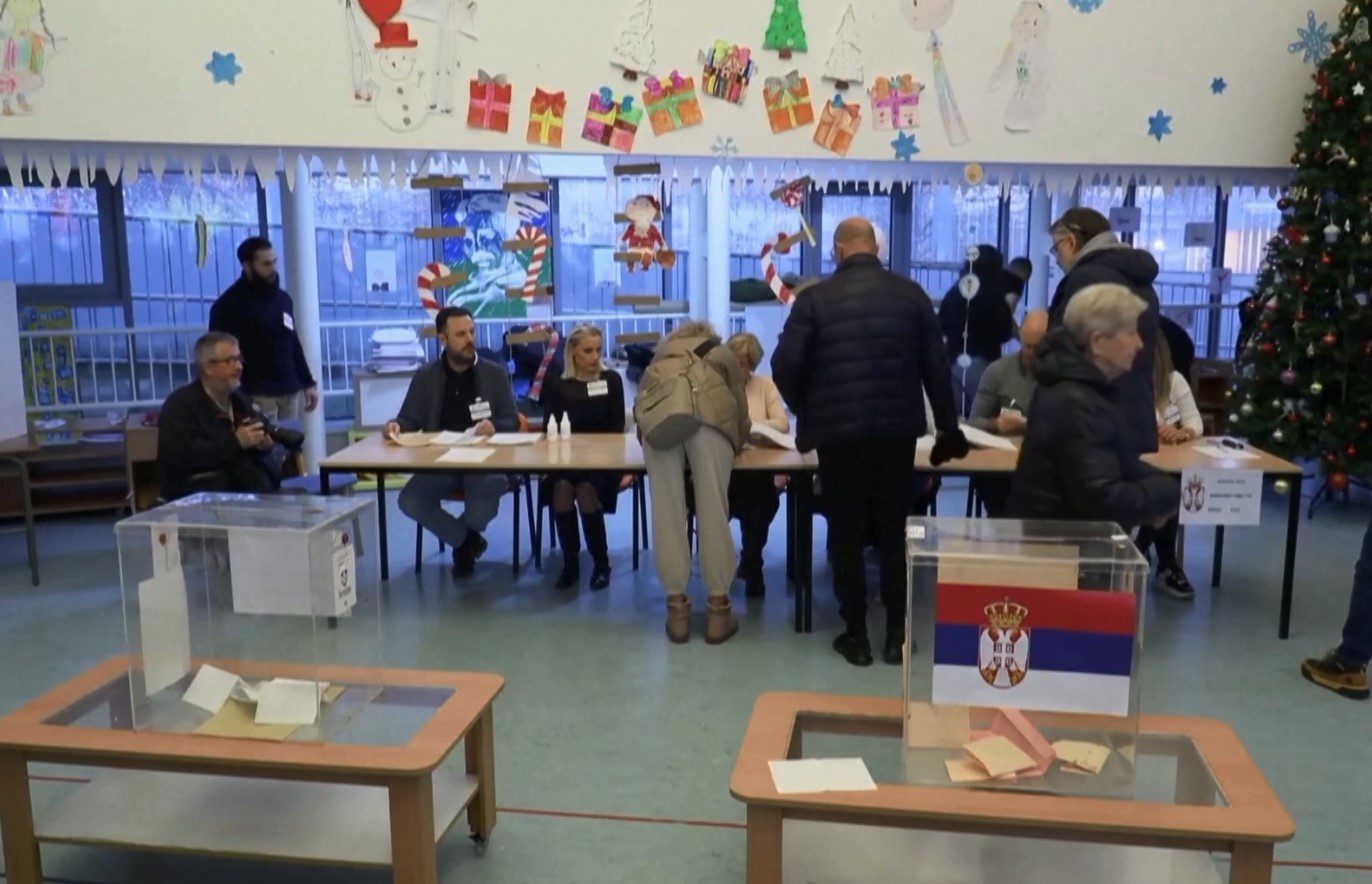 Përfundon procesi i votimit në Serbi, kaq qytetarëve kanë marrë pjesë në votime
