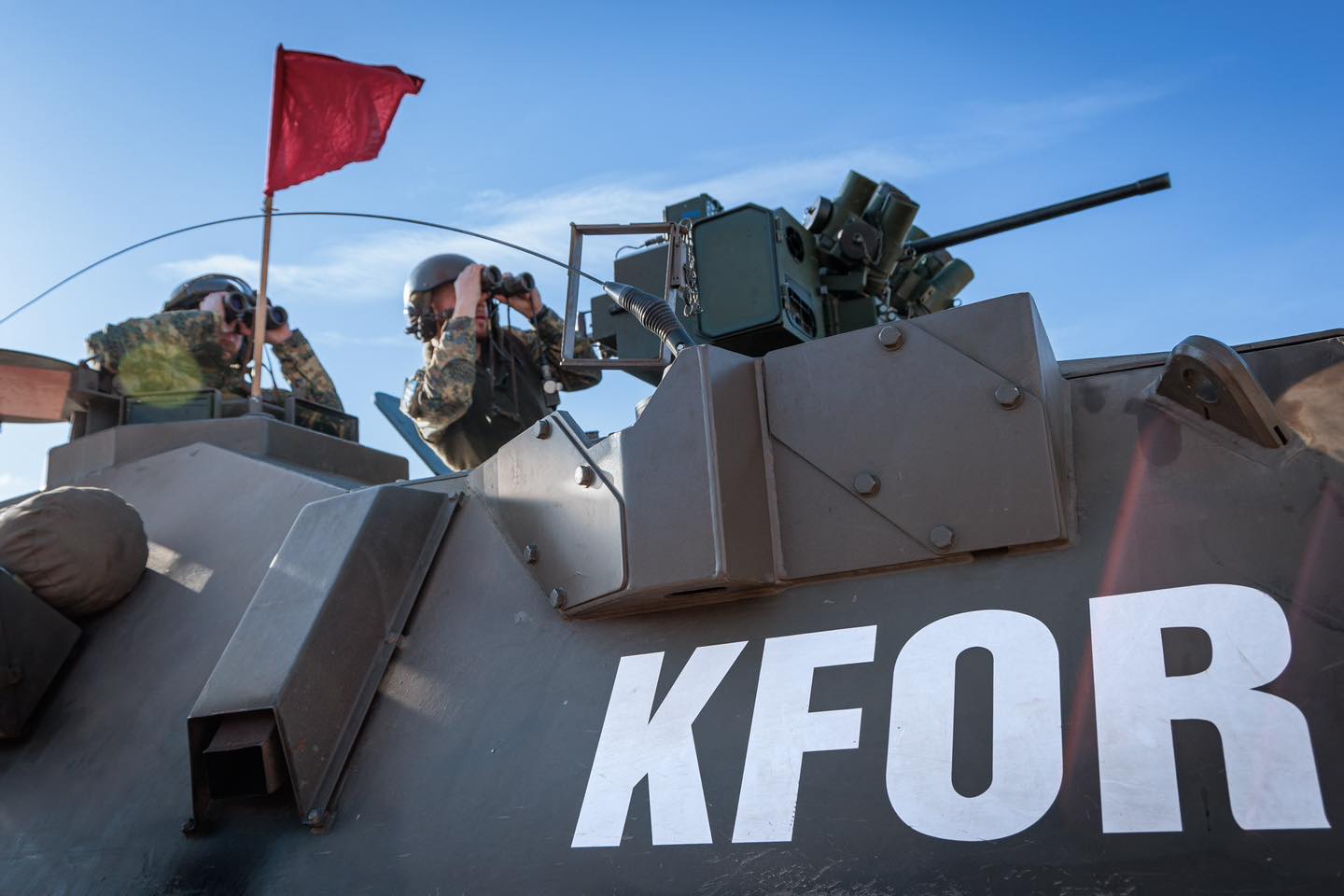 Komandanti i KFOR-it thotë se NATO është e vendosur për sigurinë në Kosovë: Qëndrojmë për aq sa është e nevojshme