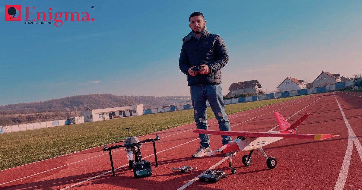 I riu që ndërtoi dron dhe aeroplanin më të madh në Kosovë rrëfehet për Enigmën, tregon për pasionin që ka mbi elektronikën dhe aviacionin