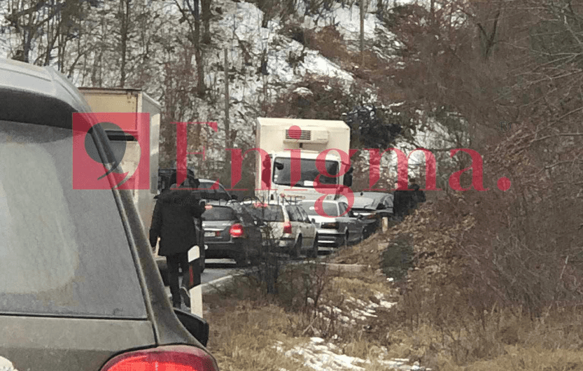 Gjashtë të lënduar nga aksidenti në magjistralen Prishtinë-Gjilan, të përfshira tri vetura
